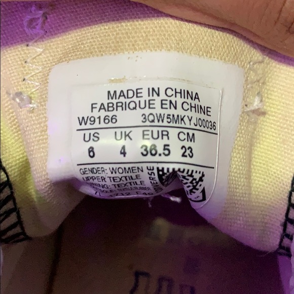 Converse shoes - Picture 2 of 3